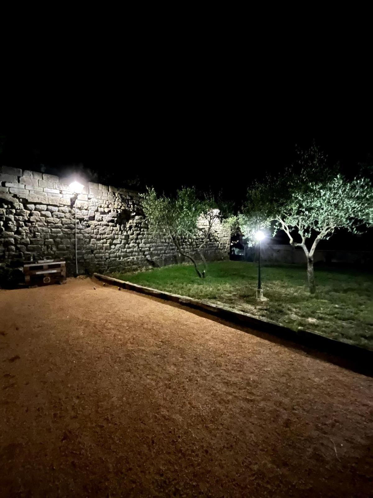 Le Castellas - Gite En Pleine Nature Montmirat エクステリア 写真