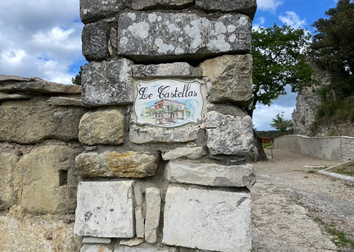 Le Castellas - Gite En Pleine Nature Montmirat エクステリア 写真